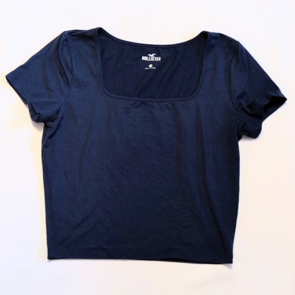 Hollister Women's Navy Blue Top